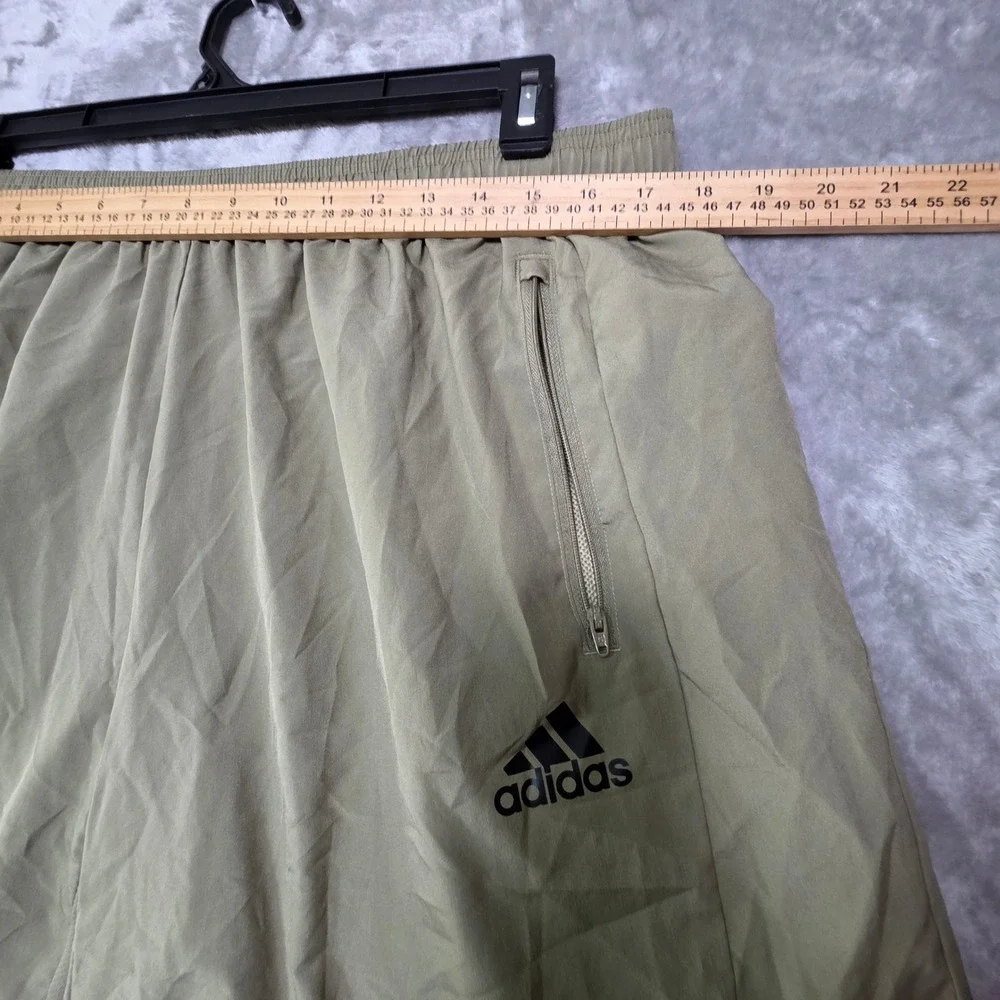 Adidas Mens XL Primegreen Aeroready Athletic Shorts Olive Green Zipper Pockets
